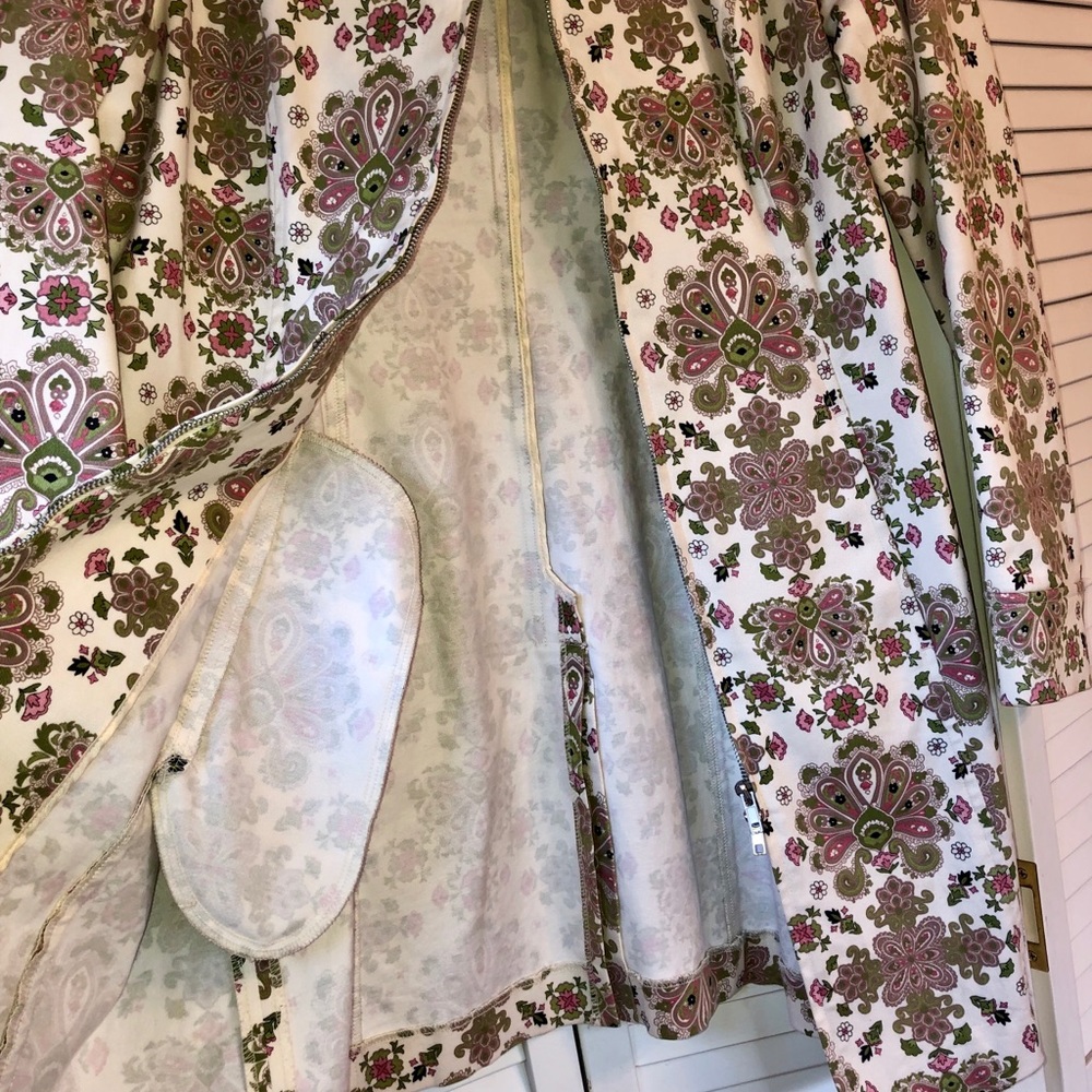 Spring Coat - Picture 3 of 5